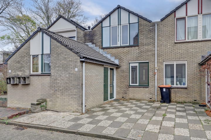 Photo 2 of Prattenburg 3