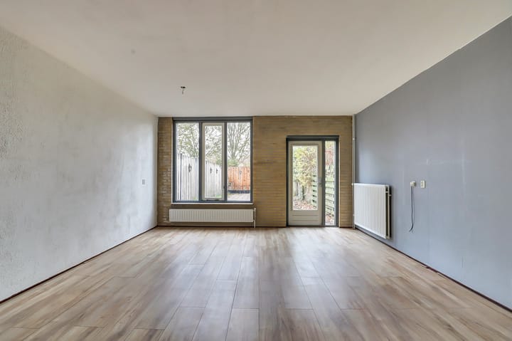 Photo 12 of Prattenburg 3