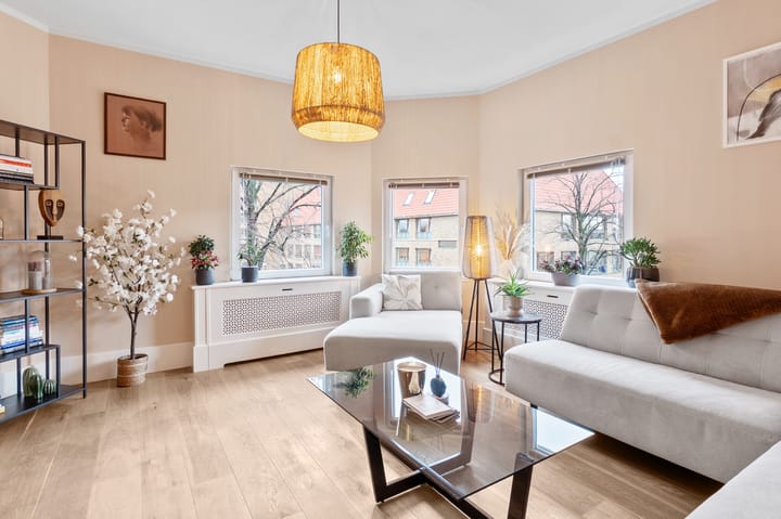 Photo 1 of Naarderstraat 169