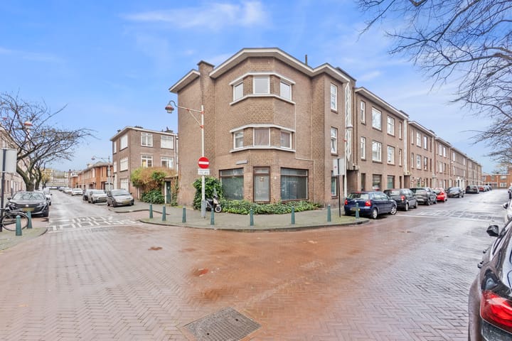 Photo 2 of Naarderstraat 169