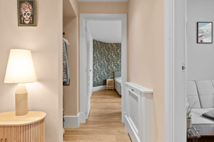 Photo 9 of Naarderstraat 169