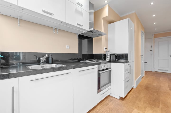 Photo 12 of Naarderstraat 169