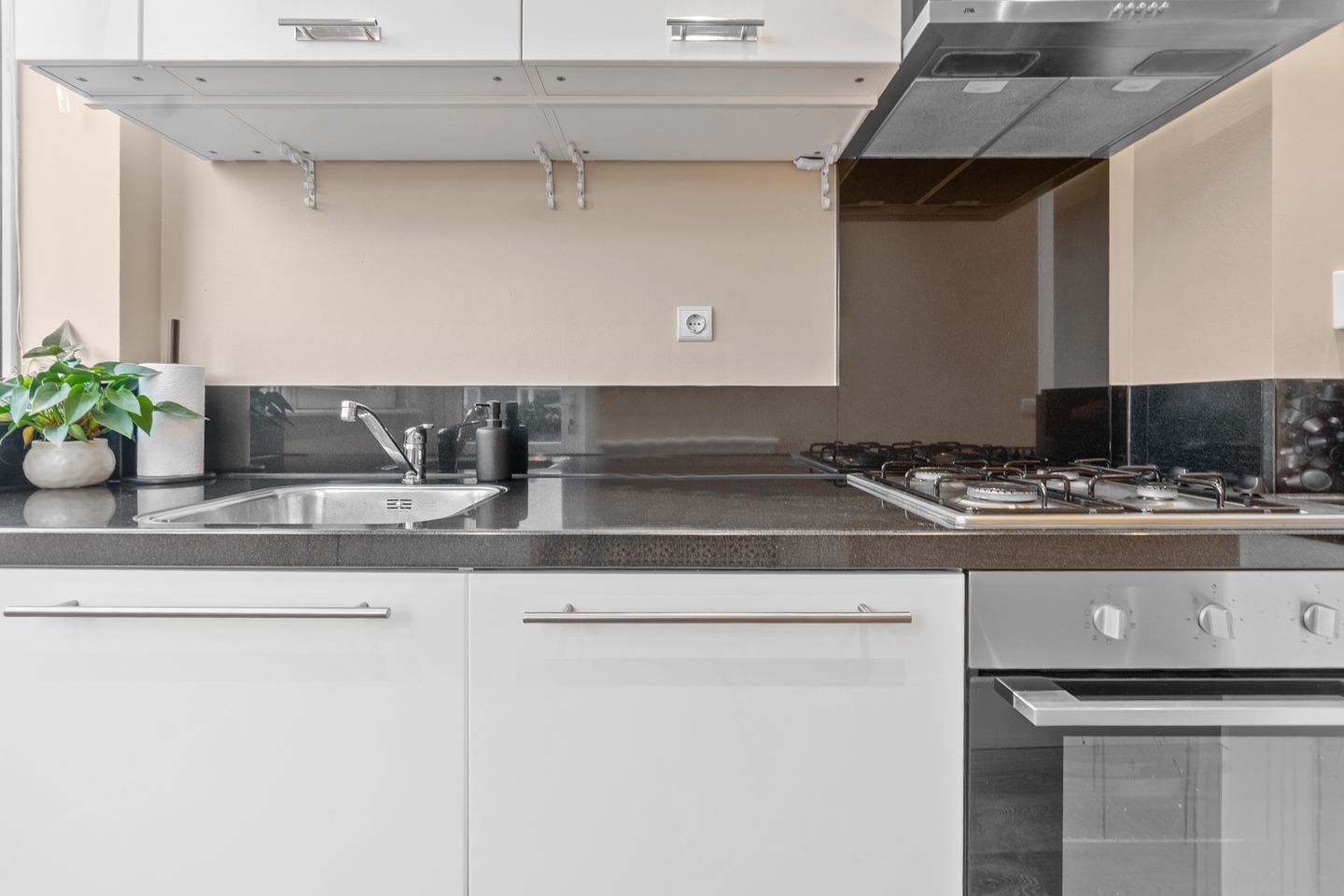 Foto 14 van Naarderstraat 169