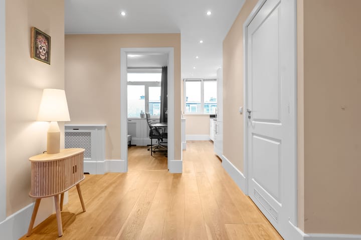 Photo 26 of Naarderstraat 169