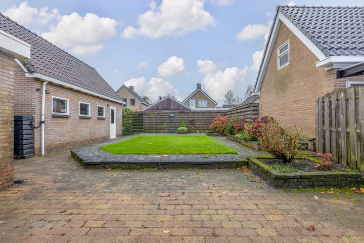 Foto 28 van Van Voortstraat 11