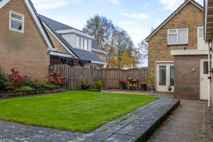 Foto 30 van Van Voortstraat 11