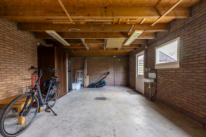 Foto 33 van Van Voortstraat 11