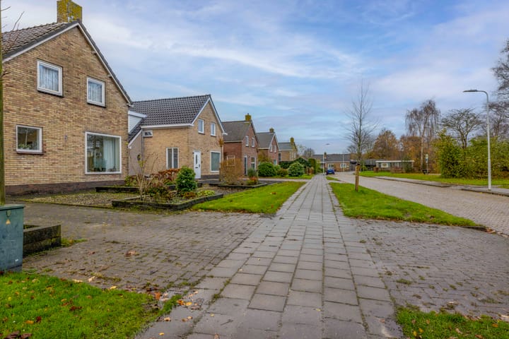 Foto 39 van Van Voortstraat 11