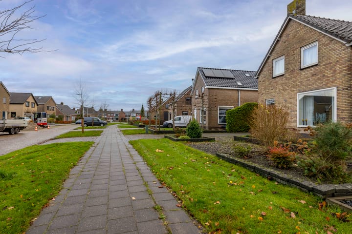 Foto 40 van Van Voortstraat 11