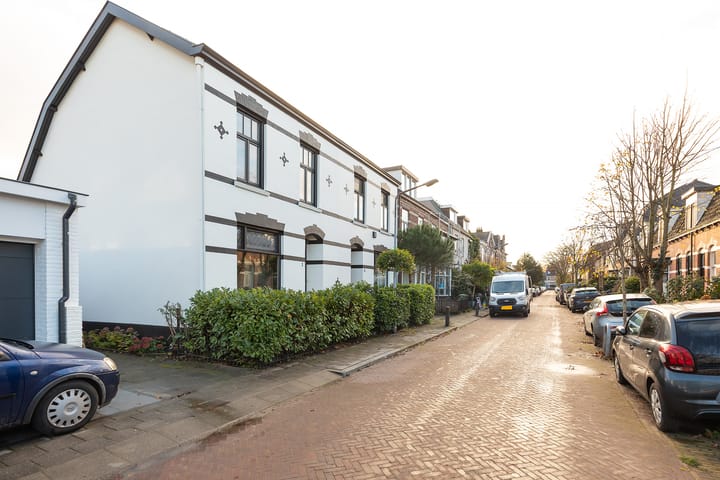 Photo 28 of Pauwenstraat 1