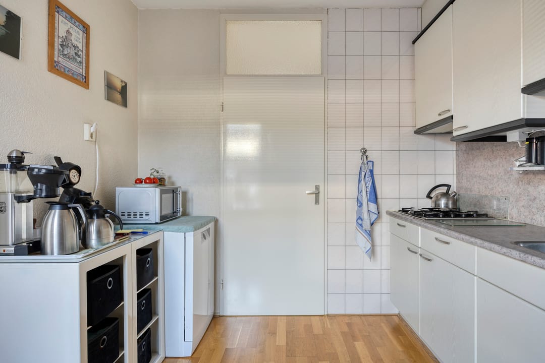 Photo 13 of Burgemeester van Weringstraat 79