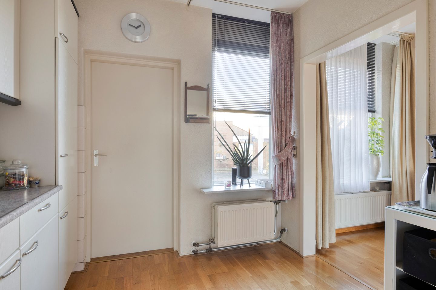 Photo 14 of Burgemeester van Weringstraat 79
