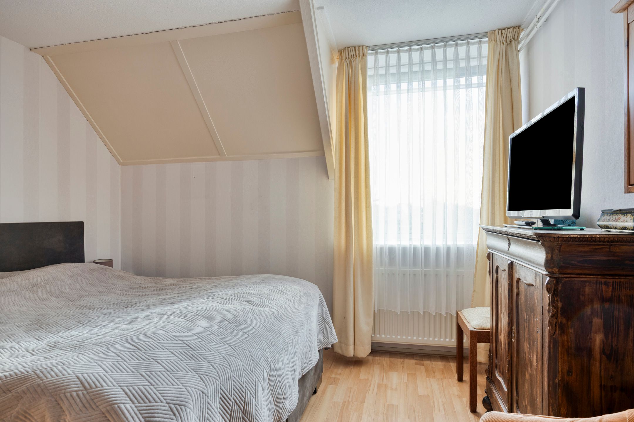 Photo 18 of Burgemeester van Weringstraat 79