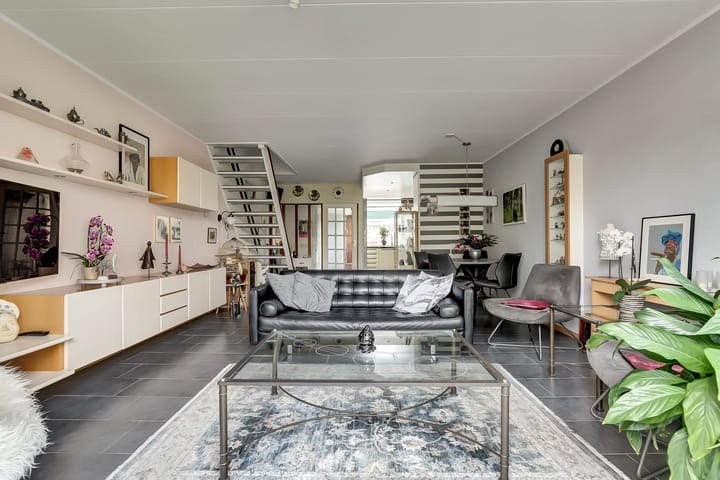 Photo 11 of Uitterlier 106