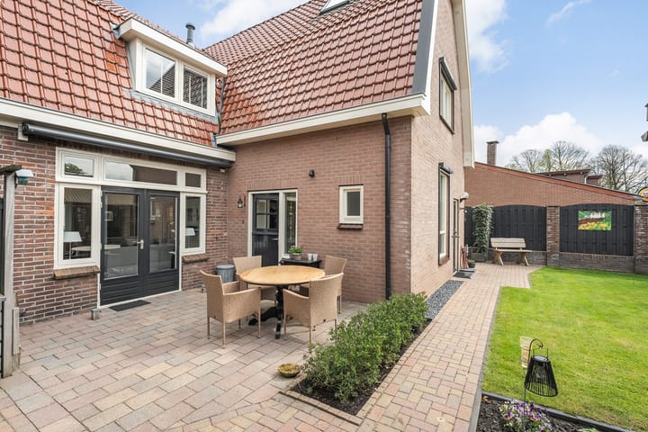 Photo 35 of Smeestraat 1