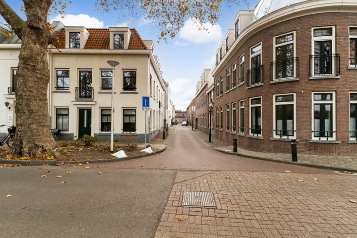 Photo 40 of Kronenburgplantsoen 12-L