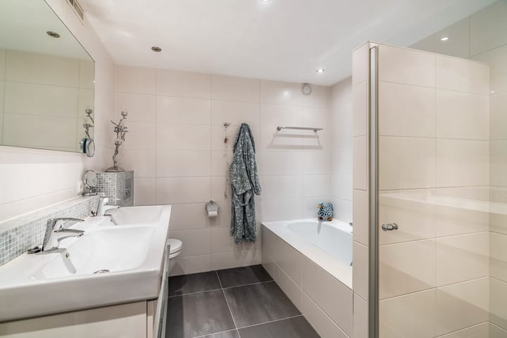 Photo 30 of Rembrandtweg 11-A