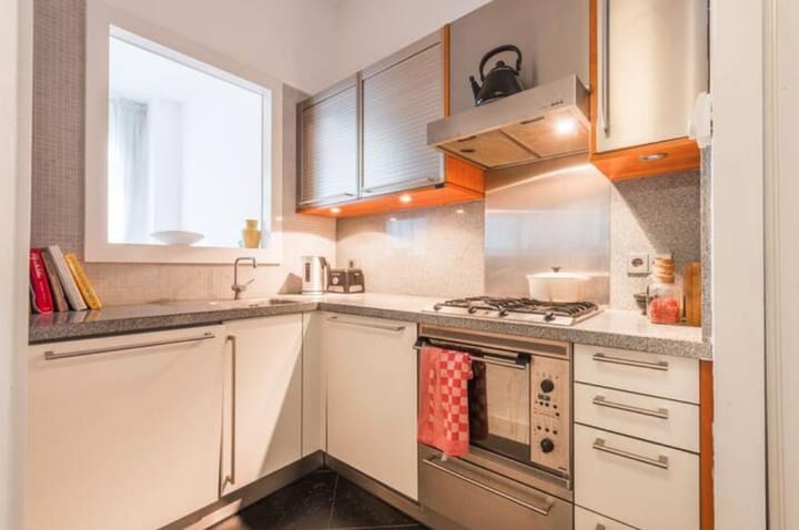 Photo 8 of Sarphatistraat 60-B