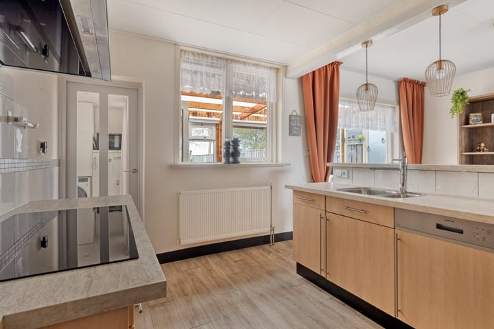 Photo 10 of Zandbergsestraat 48