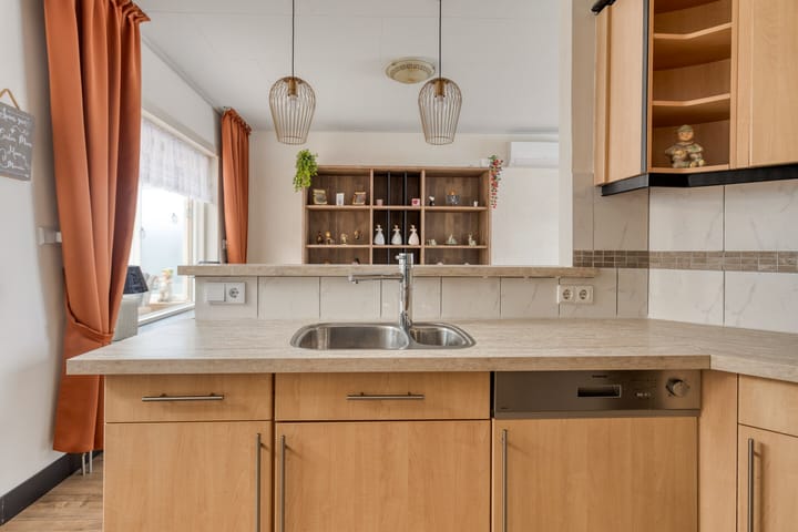 Photo 11 of Zandbergsestraat 48