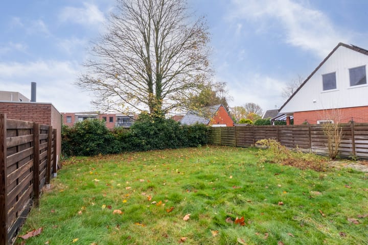 Photo 27 of Hoofdstraat 11