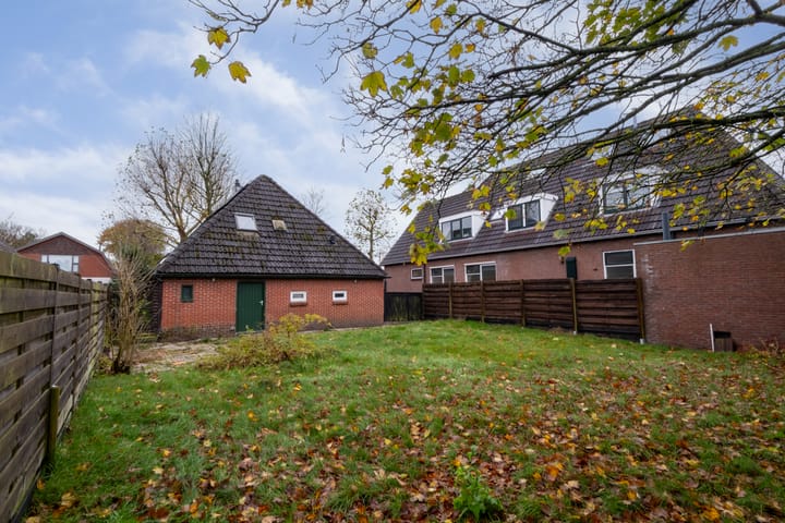 Photo 28 of Hoofdstraat 11