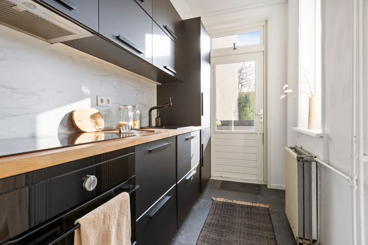 Photo 2 of Witte de Withstraat 20-A