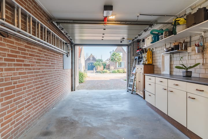 Photo 32 of A. van der Kolkstraat 27