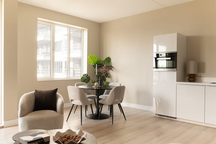 Photo 9 of Leonard Bernsteinstraat 72-B