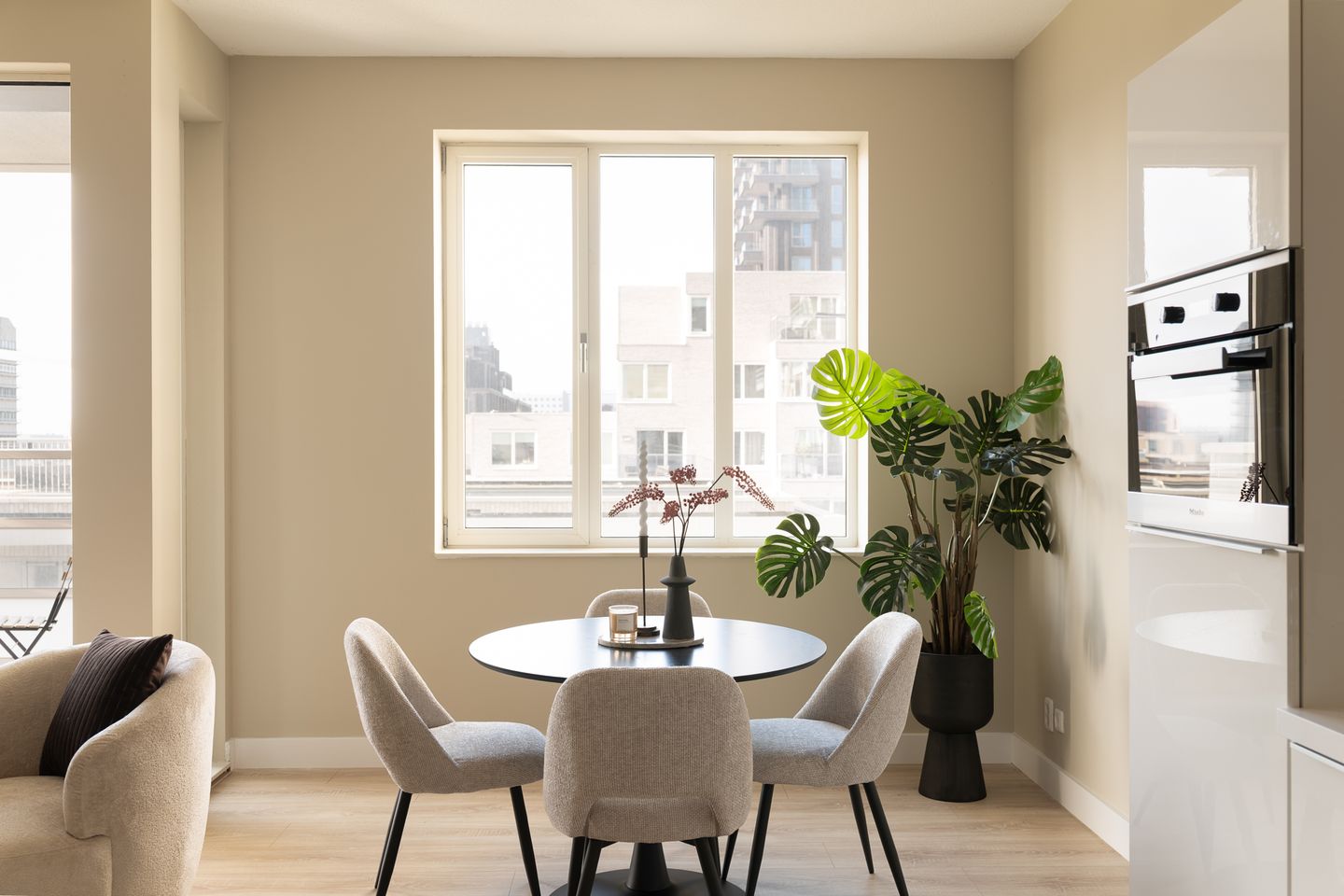 Photo 14 of Leonard Bernsteinstraat 72-B