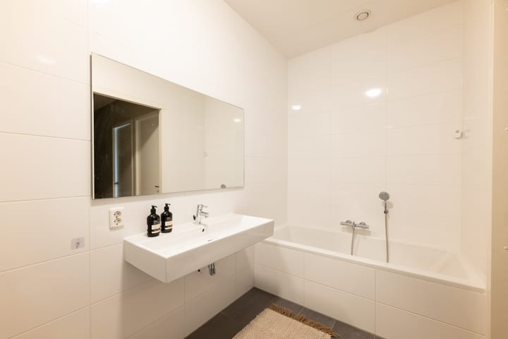 Photo 27 of Leonard Bernsteinstraat 72-B