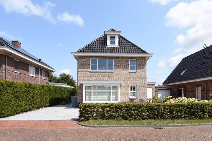 Photo 90 of Dr. Ter Haarlaan 28