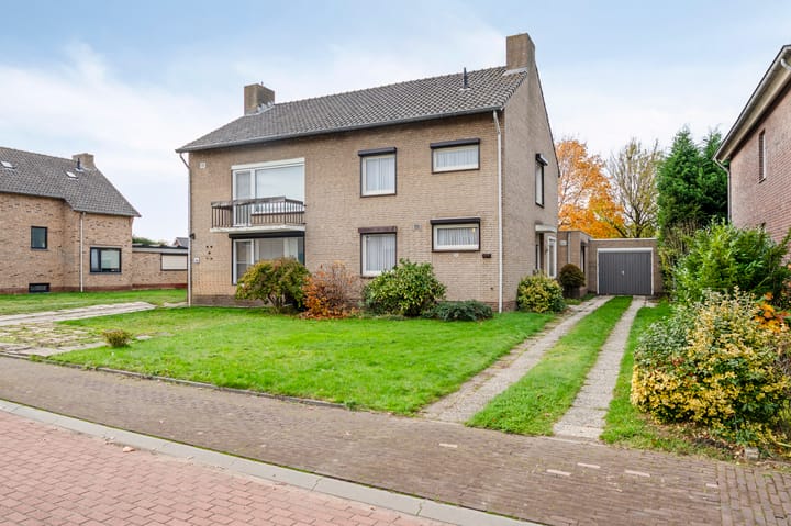 Photo 7 of Gouverneur Houbenstraat 45-A