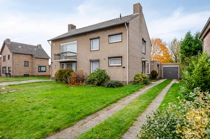 Photo 8 of Gouverneur Houbenstraat 45-A