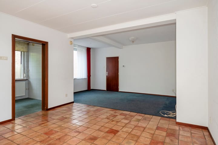 Photo 11 of Gouverneur Houbenstraat 45-A