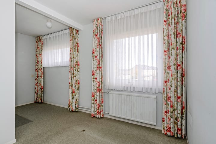 Photo 19 of Gouverneur Houbenstraat 45-A