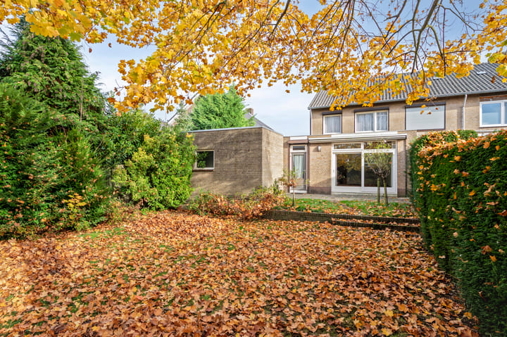 Photo 26 of Gouverneur Houbenstraat 45-A