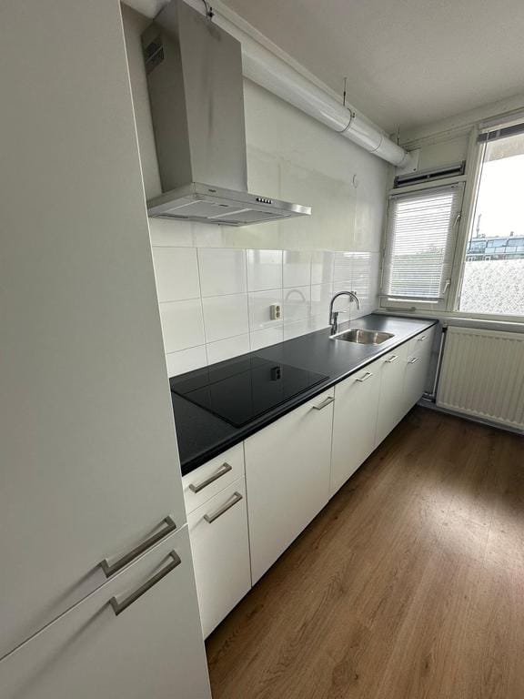 Photo 5 of Aart van der Leeuwlaan 100