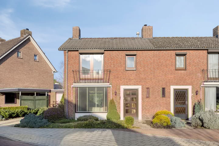 Photo 6 of Nassaustraat 26