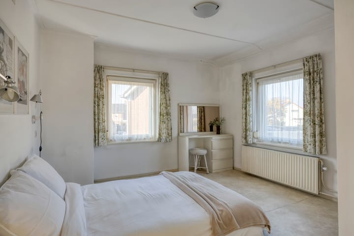 Photo 23 of Nassaustraat 26