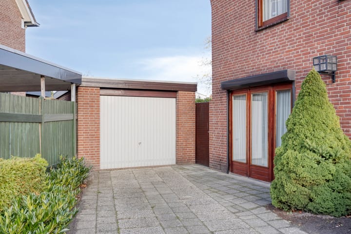 Photo 37 of Nassaustraat 26