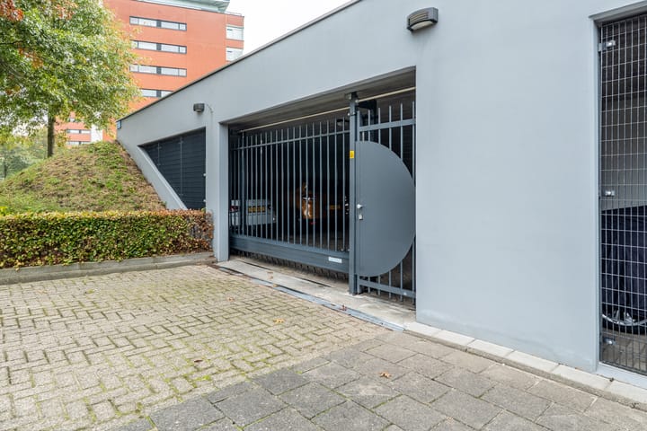 Photo 36 of Erik Pinksterblomstraat 34