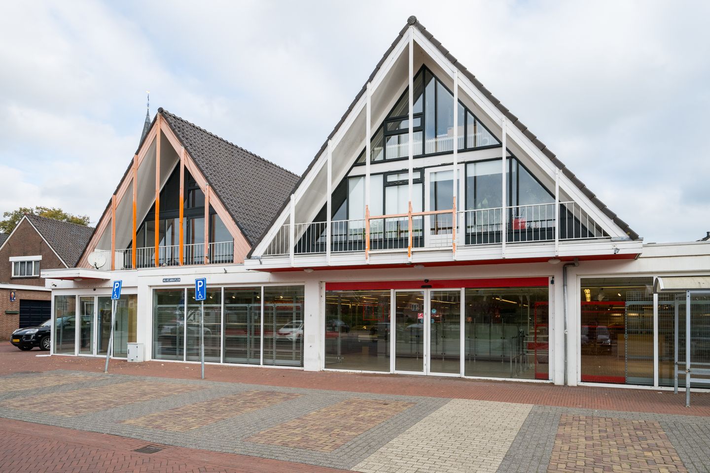 View photo 1 of Koningin Wilhelminaplein 4