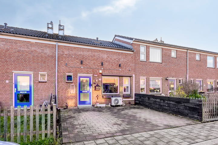 Photo 6 of Ornament 9