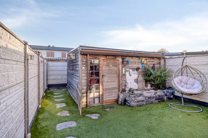 Photo 29 of Ornament 9