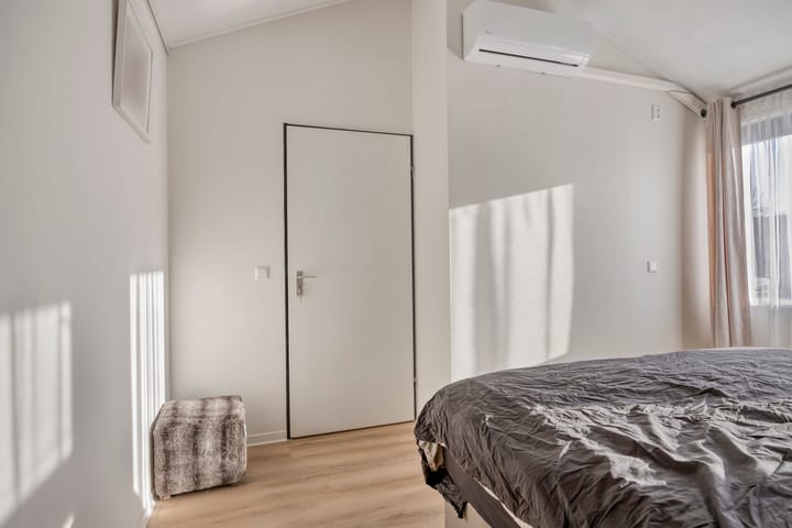 Photo 20 of Ornament 9