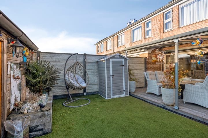 Photo 28 of Ornament 9