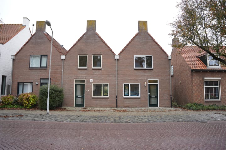 Dorpsstraat 8