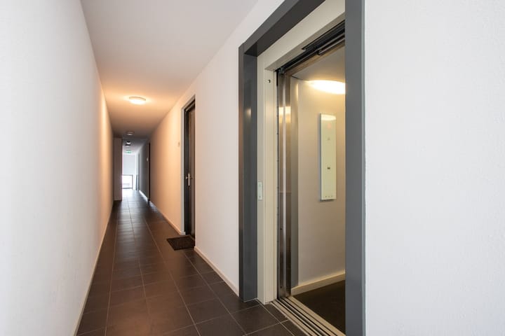 Photo 5 of van Kinsbergenstraat 2-02