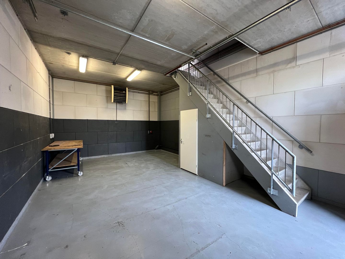 Bekijk foto 2 van A. van Leeuwenhoekweg 36-B10